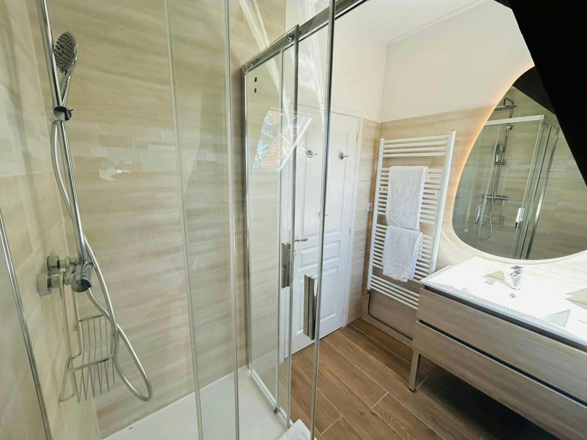 Le Majestueux Brulee Hypercentre Parking Apartment Reims Bagian luar foto